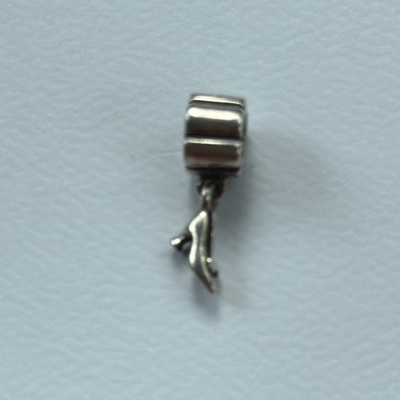 Pandora Cinderella slipper charm - Picture 2 of 3